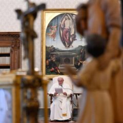 Papa Francesco: preghiamo per tutti, anche per i nostri nemici