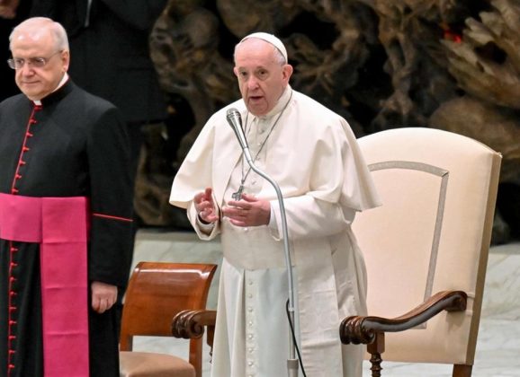Papa Francesco: preghiamo per l’Ucraina, merita la pace