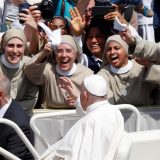 Papa Francesco: I nuovi Santi ispirino vie di dialogo, nel mondo troppe guerre