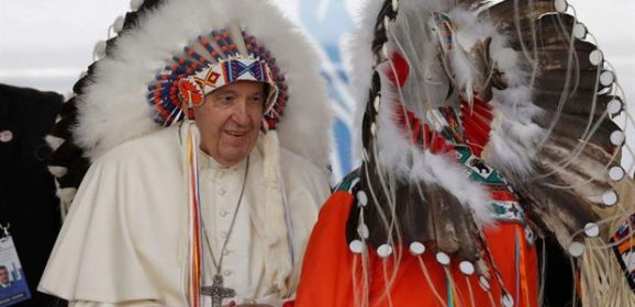 Papa Francesco in Canada, invoca il perdono per il male fatto