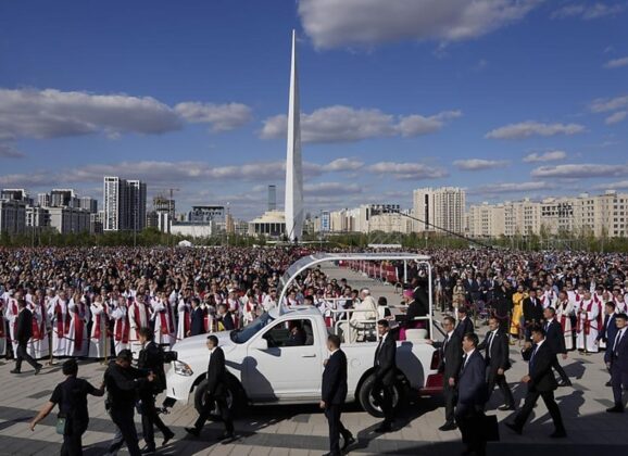 Papa Francesco in Kazakistan: “Solo servendo la pace si resta nella storia”