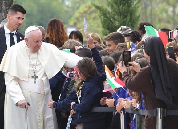 Papa Francesco ad Asti: no al contagio letale dell’indifferenza