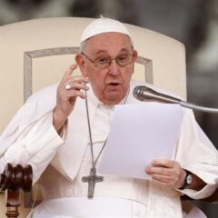 Il Papa: I’amore di Dio è per tutti. E ringrazia le donne