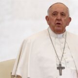 Il Papa:  I Migrantili lasciamo noi morire nel Mediterraneo
