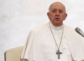 Il Papa:  I Migrantili lasciamo noi morire nel Mediterraneo