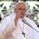 Papa Francesco addolorato per l’ultima strage di migranti: prevenire simili tragedie